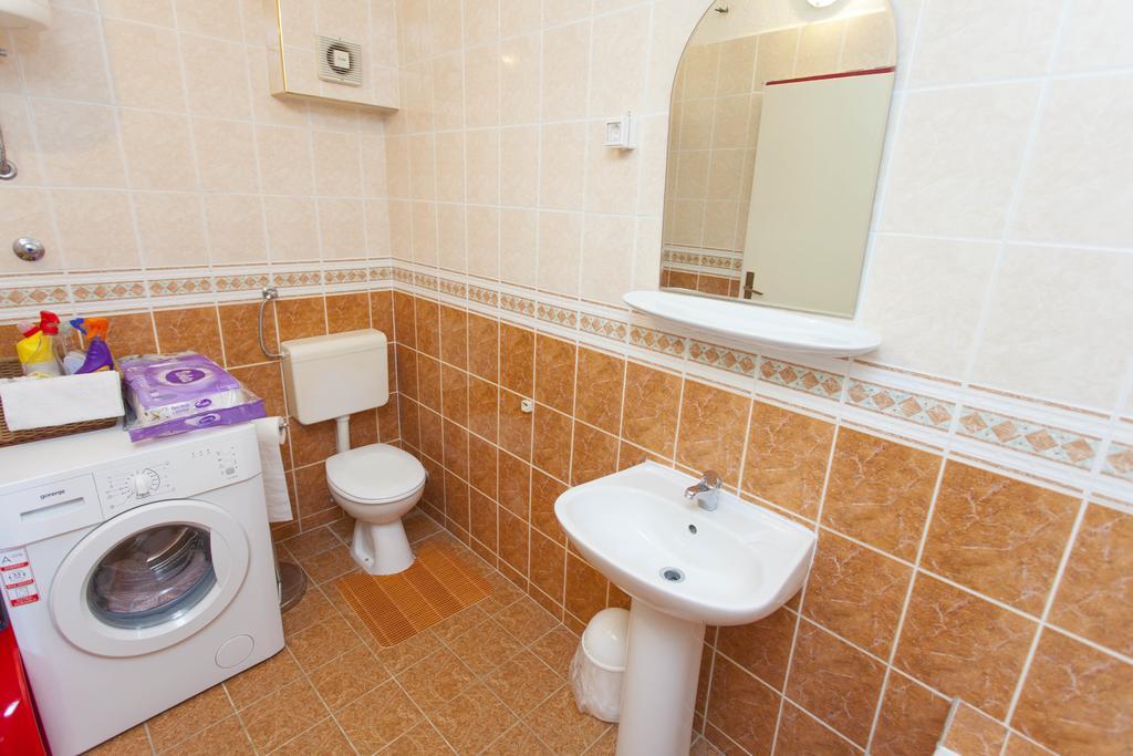 Carolija Apartment Макарска Номер фото